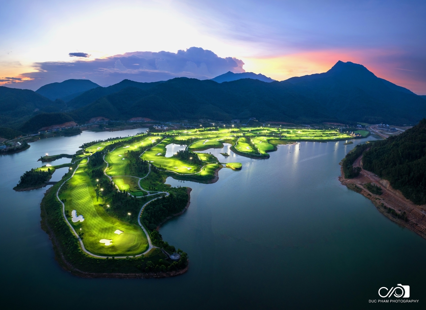  Stay cool with Thanh Lanh Golf Club's night hours